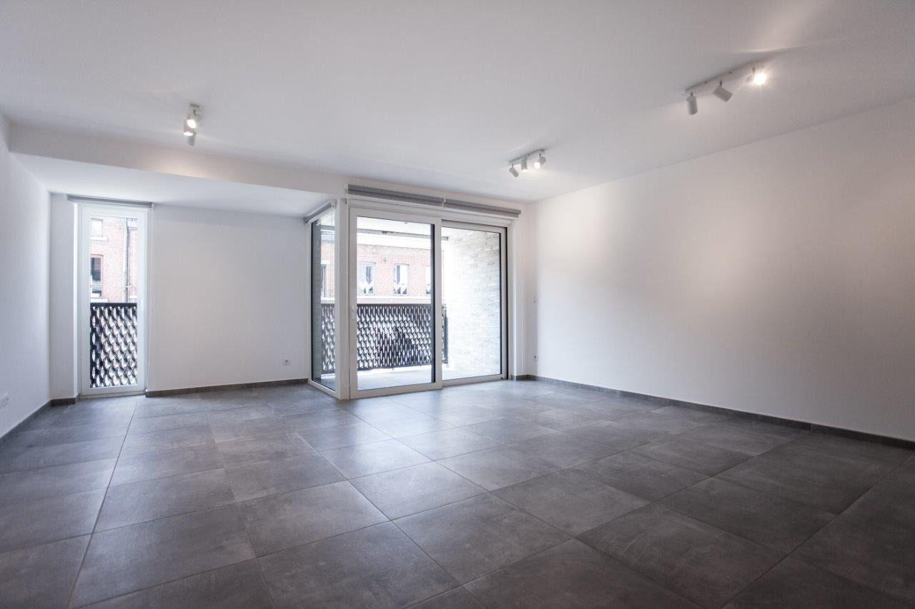 APPARTEMENT N° 2 PREMIER ETAGE